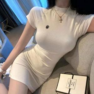 美女老师用丝袜踩我的🐔出精子的照片
