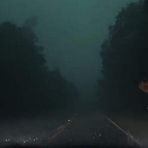 美女老师用丝袜踩我的🐔出精子的照片
